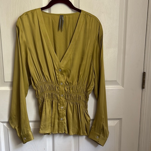 By Anthropologie Smocked Satin Blouse V neckline peplum 100% viscose size Small - Picture 2 of 13